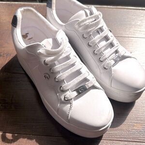 Gently used platform, 👟 sneakers